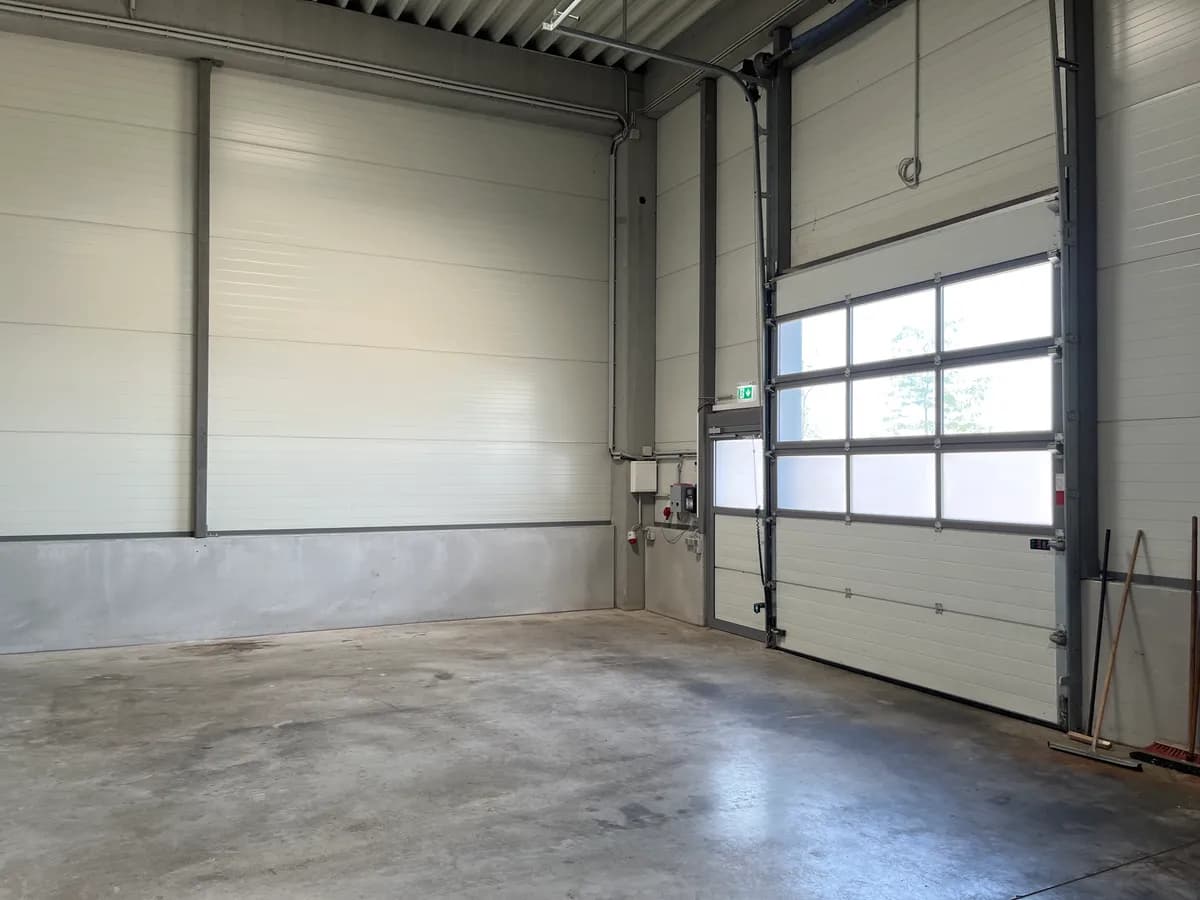 8-Zimmer-Gewerbeimmobilie mieten in Baden – 272 m², € 3.496 – Bild 5 von 19
