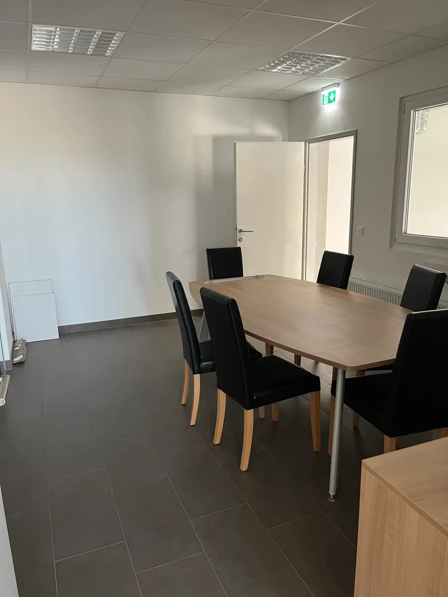 8-Zimmer-Gewerbeimmobilie mieten in Baden – 272 m², € 3.496 – Bild 9 von 19