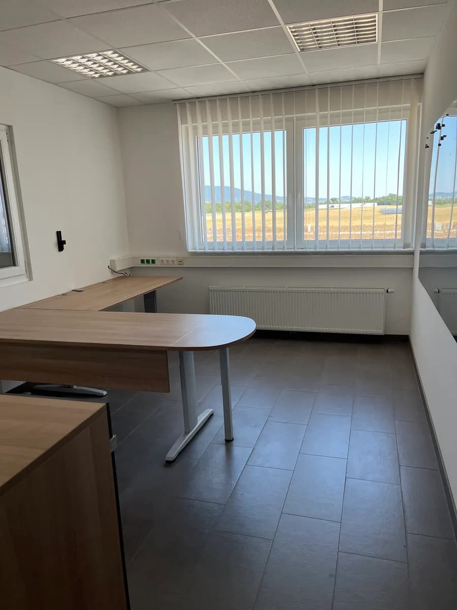 8-Zimmer-Gewerbeimmobilie mieten in Baden – 272 m², € 3.496 – Bild 10 von 19