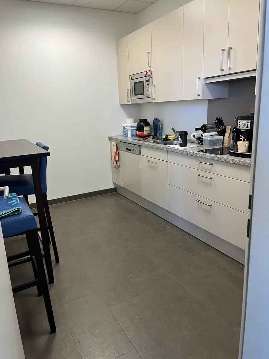8-Zimmer-Gewerbeimmobilie mieten in Baden – 272 m², € 3.496 – Bild 17 von 19