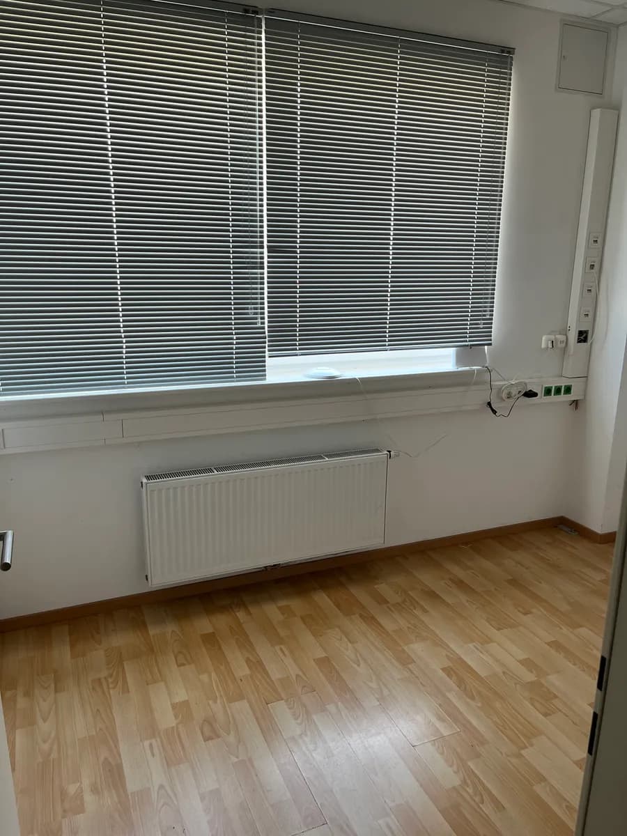 8-Zimmer-Gewerbeimmobilie mieten in Baden – 272 m², € 3.496 – Bild 19 von 19
