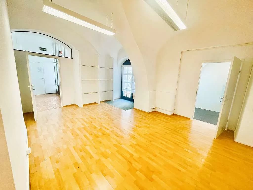 2-Zimmer-Gewerbeimmobilie mieten in Steyr – 53 m², € 499