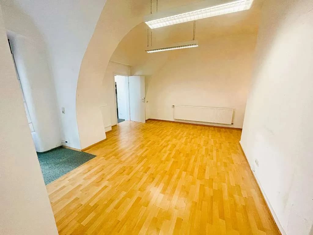 2-Zimmer-Gewerbeimmobilie mieten in Steyr – 53 m², € 499 – Bild 3 von 5
