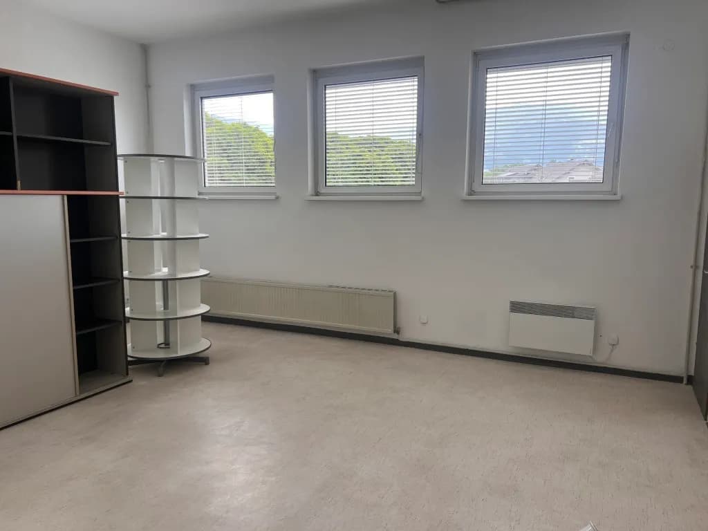 1-Zimmer-Gewerbeimmobilie mieten in Wolfsberg – 40 m², € 490 – Bild 2 von 8