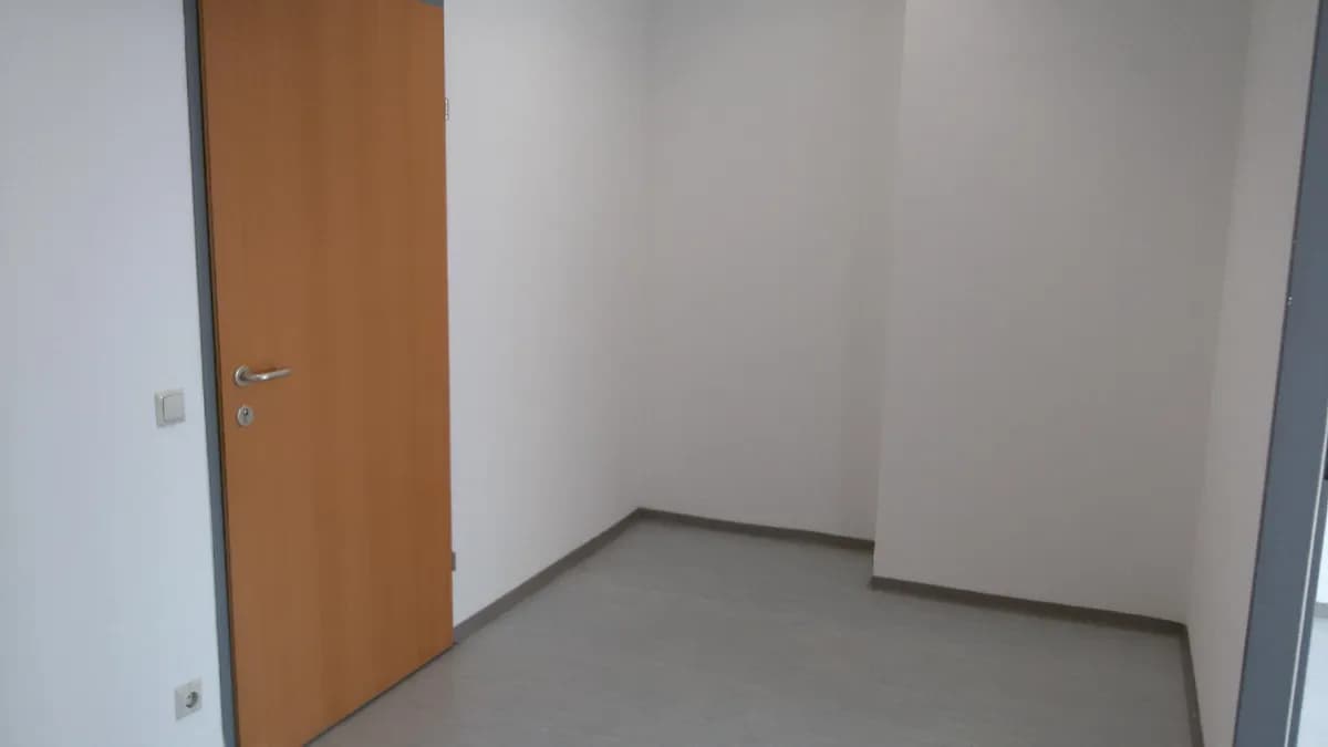 2-Zimmer-Gewerbeimmobilie mieten in Wels – 44 m², € 532 – Bild 4 von 5