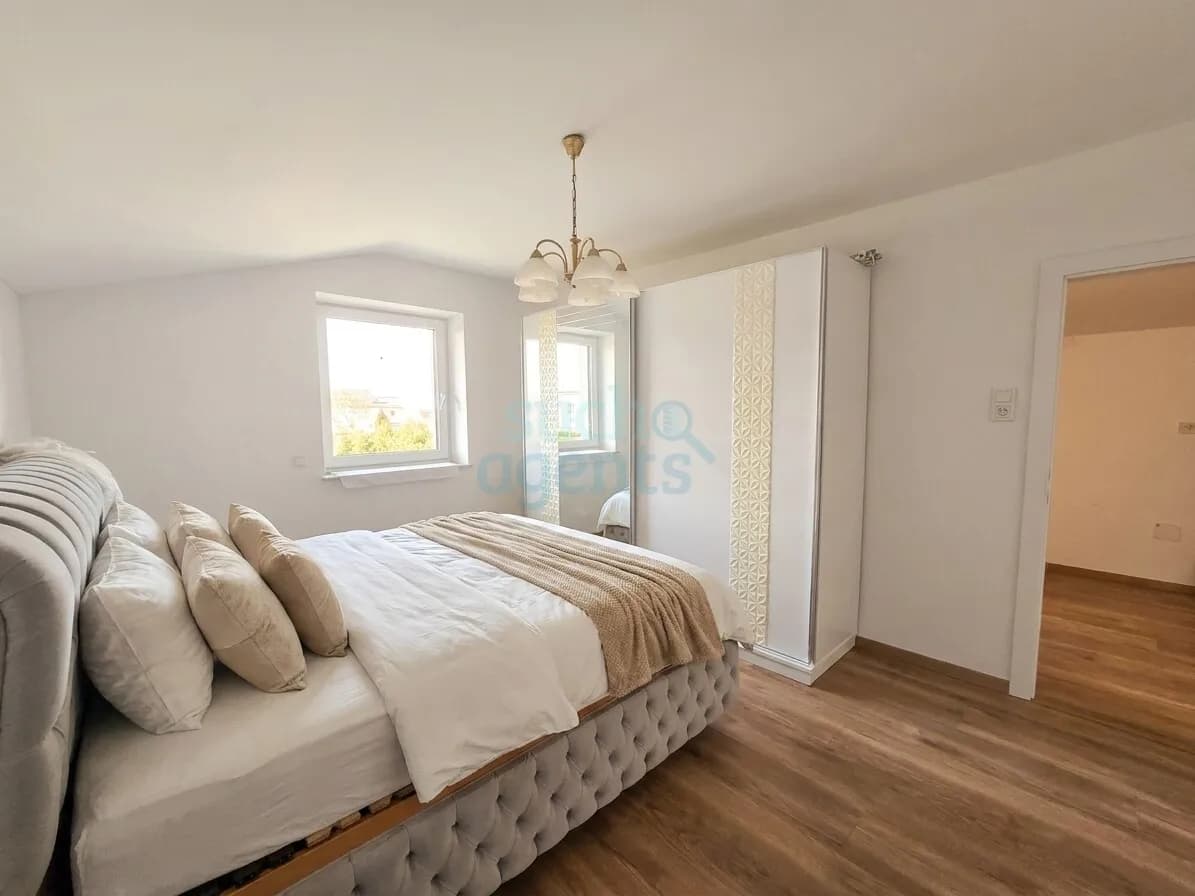 7-Zimmer-Haus kaufen in Wels-Land – 216 m², € 649.000 – Bild 3 von 6