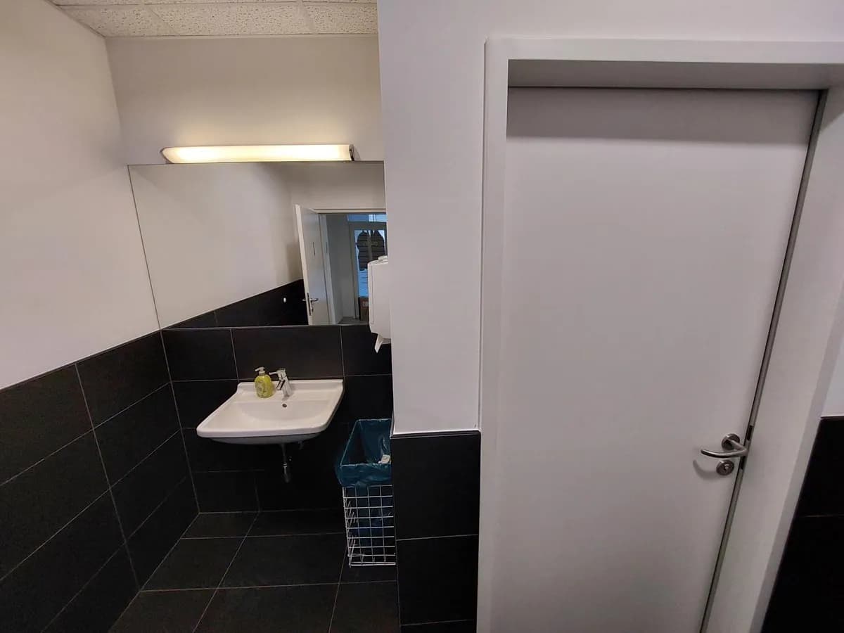 2-Zimmer-Gewerbeimmobilie mieten in Linz – 48 m², € 634 – Bild 14 von 17