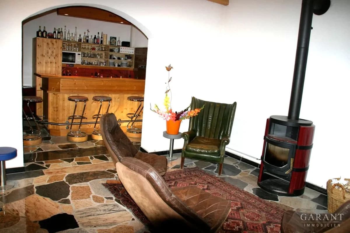 10-Zimmer-Haus kaufen in Rohrbach – 700 m², € 450.000 – Bild 3 von 4