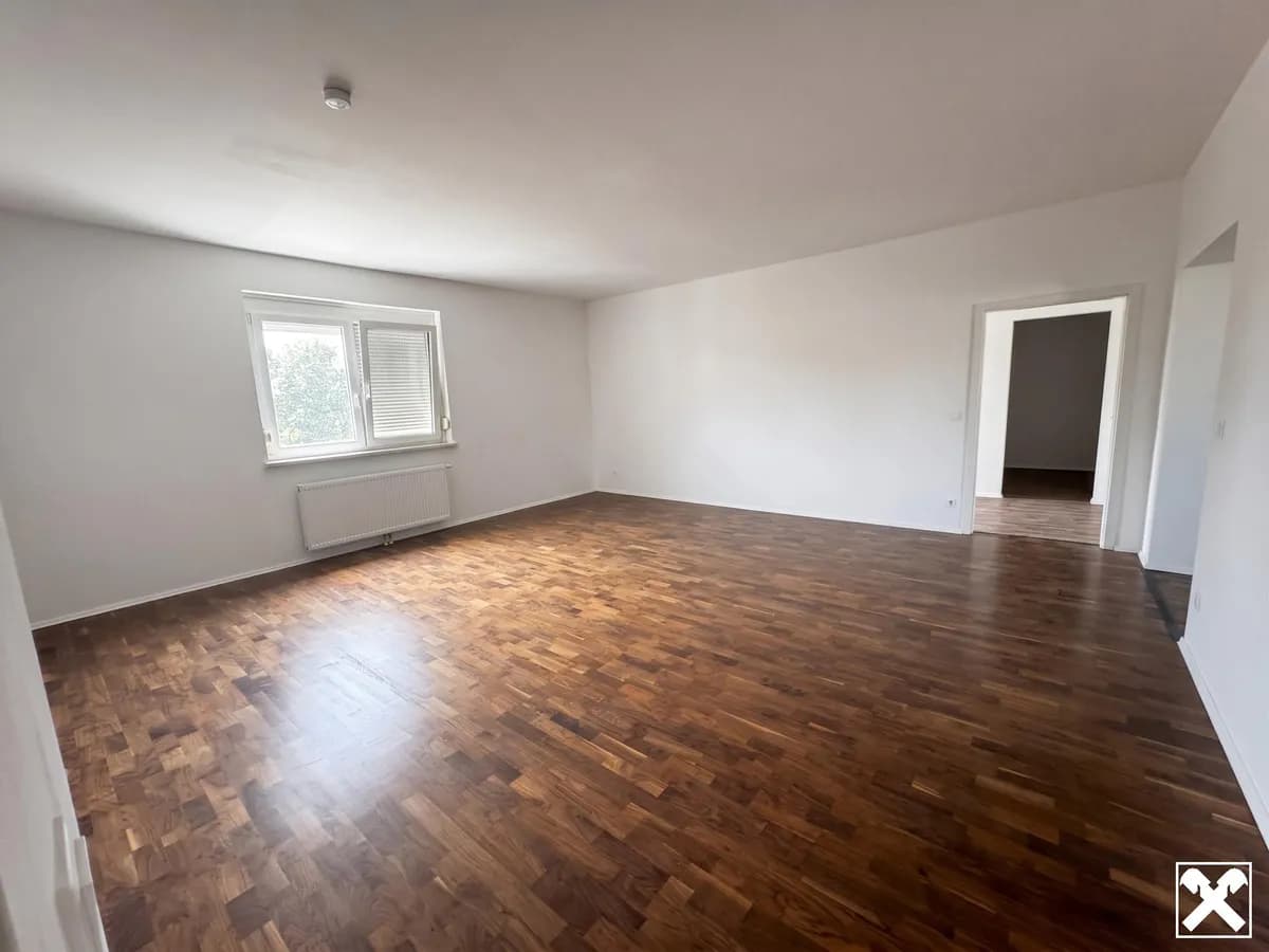 15-Zimmer-Gewerbeimmobilie kaufen in Wiener Neustadt – 360 m², € 749.000 – Bild 3 von 16
