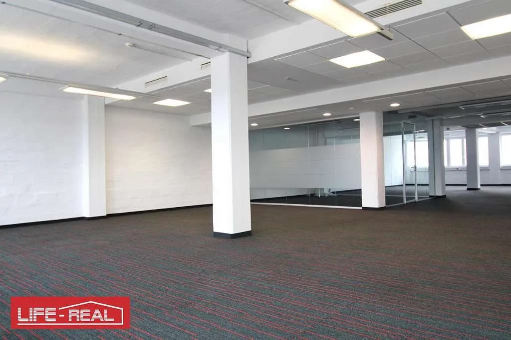 1-Zimmer-Gewerbeimmobilie mieten in Linz – 284 m², € 4.570 – Bild 4 von 25