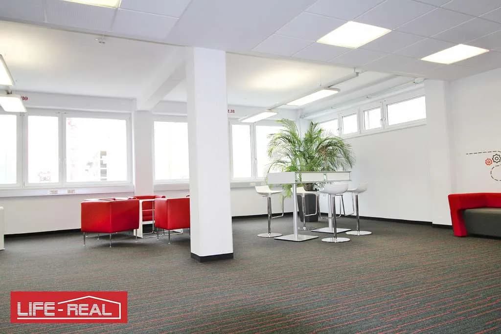 1-Zimmer-Gewerbeimmobilie mieten in Linz – 284 m², € 4.570 – Bild 8 von 25