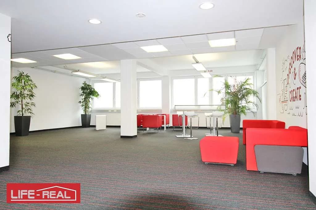1-Zimmer-Gewerbeimmobilie mieten in Linz – 117 m², € 1.903 – Bild 2 von 21