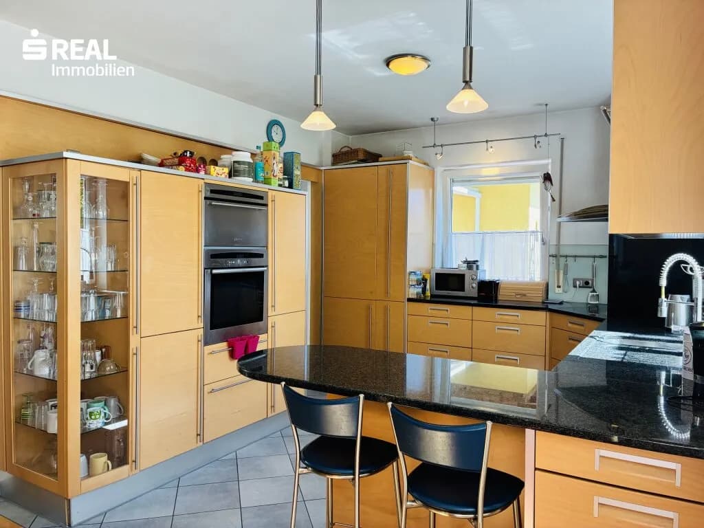 8-Zimmer-Haus kaufen in Salzburg-Umgebung – 189 m², € 776.000 – Bild 2 von 10