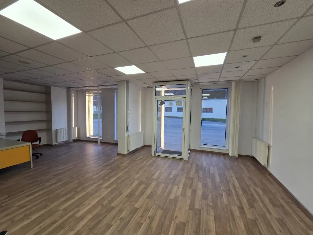 Gewerbeimmobilie mieten in Horn – 115 m², € 880
