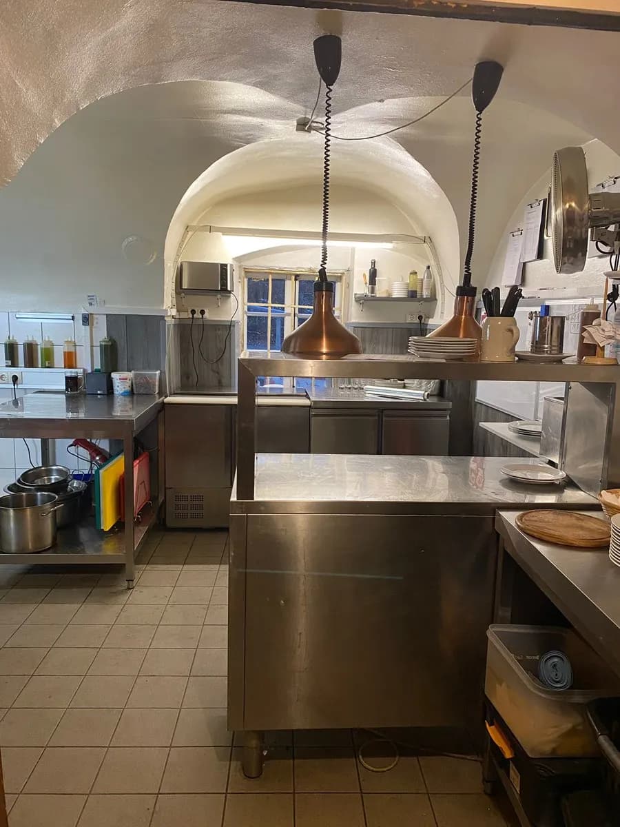 5-Zimmer-Gewerbeimmobilie mieten in Graz – 140 m², € 2.200 – Bild 7 von 9