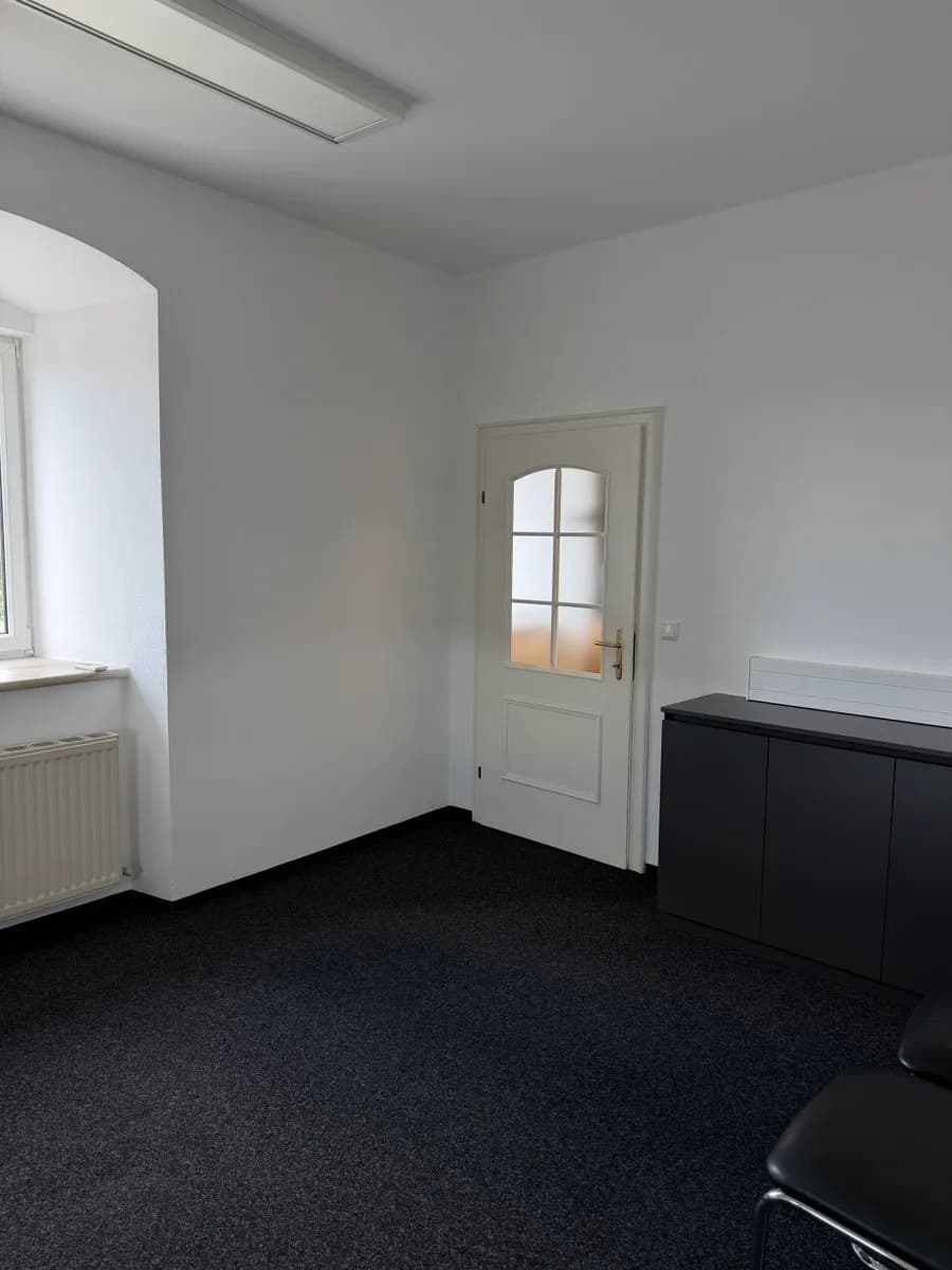 2-Zimmer-Gewerbeimmobilie mieten in Rohrbach – 30 m², € 210 – Bild 5 von 9