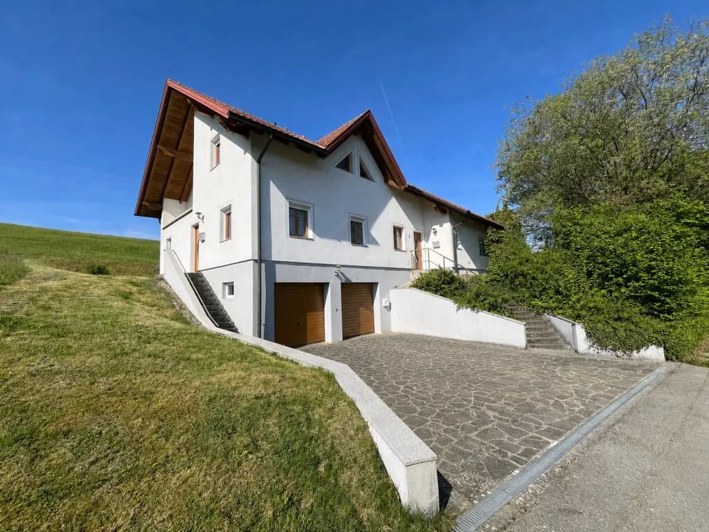 Haus kaufen in Eferding – 240 m², € 579.000 – Bild 1 von 37