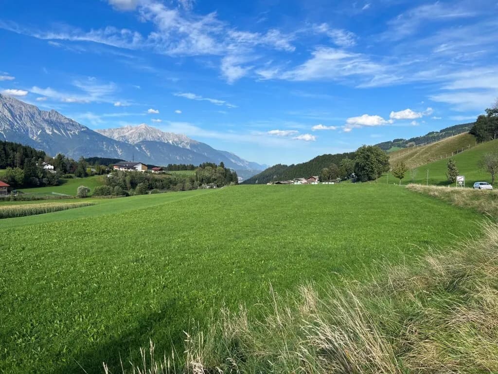 Grundstück kaufen in Innsbruck-Land – 1 296 m², € 1.450.000 – Bild 5 von 9