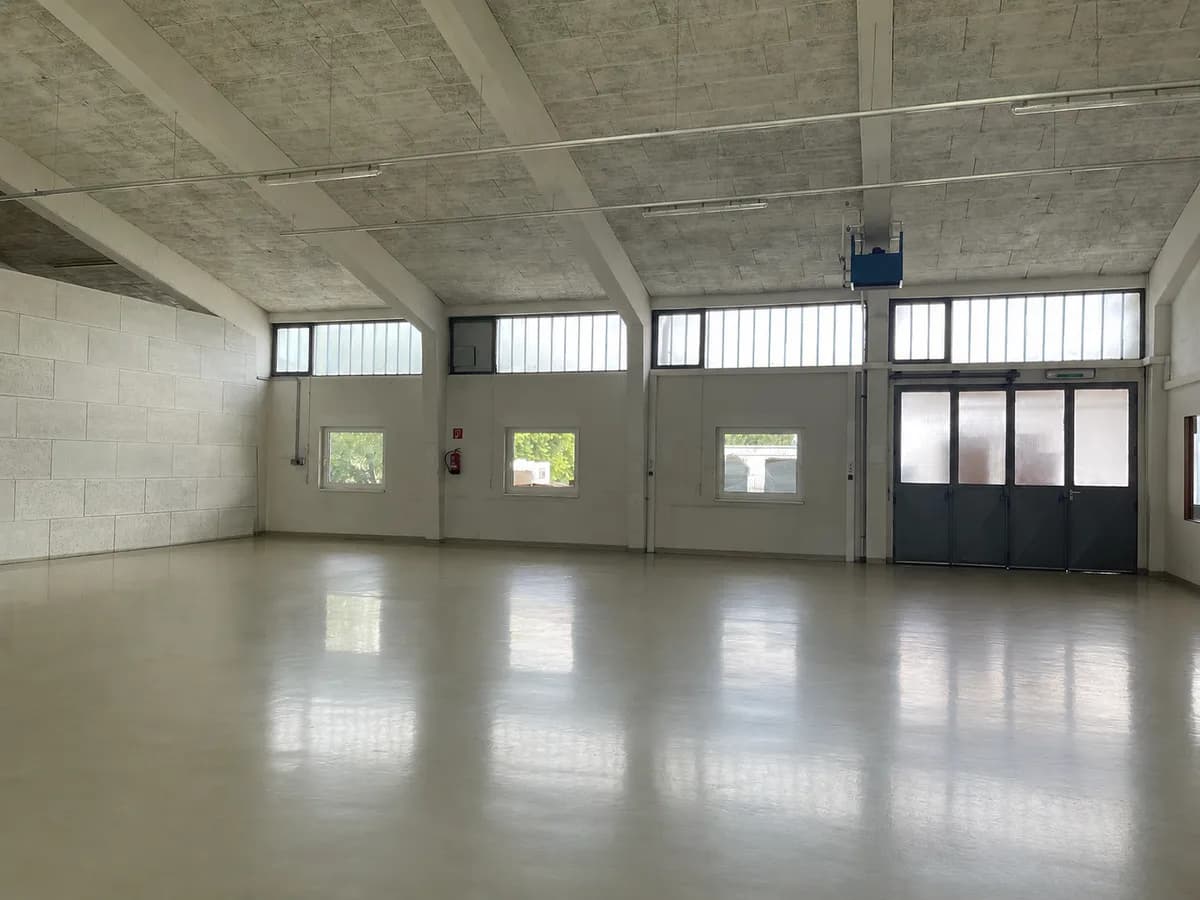Gewerbeimmobilie mieten in Villach – 306 m², € 2.800 – Bild 1 von 2