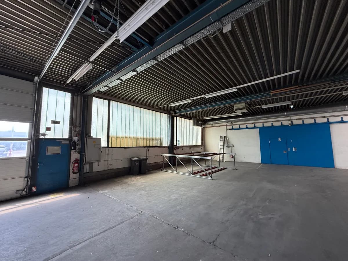 Gewerbeimmobilie mieten in Wien – 2 900 m², € 9 – Bild 25 von 28