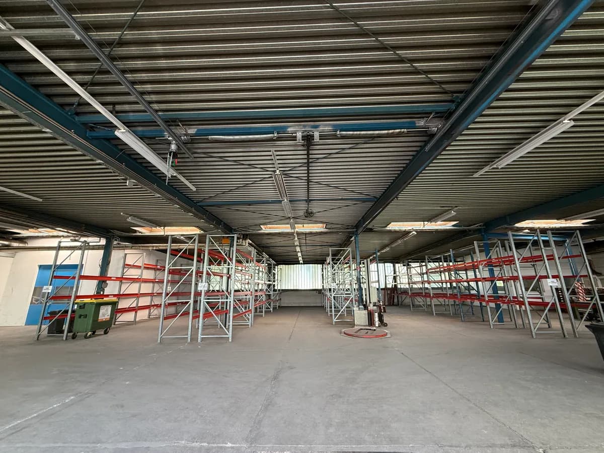 Gewerbeimmobilie mieten in Wien – 2 900 m², € 9 – Bild 27 von 28