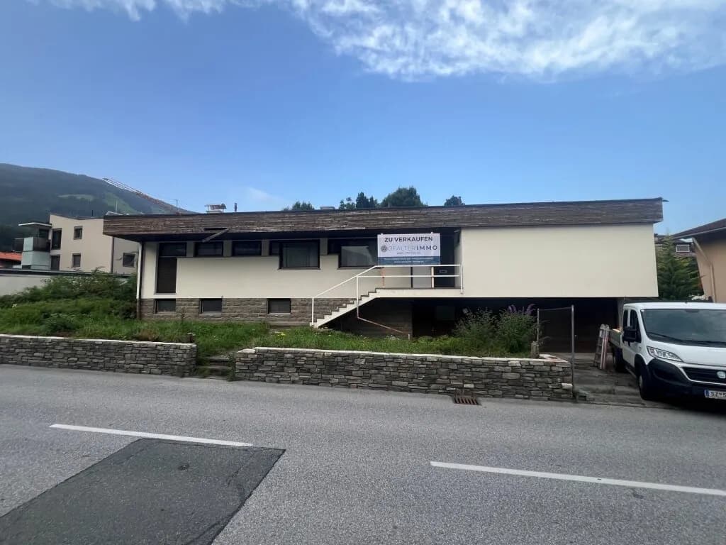 Grundstück kaufen in Schwaz – 1 351 m², € 1.360.000 – Bild 1 von 4