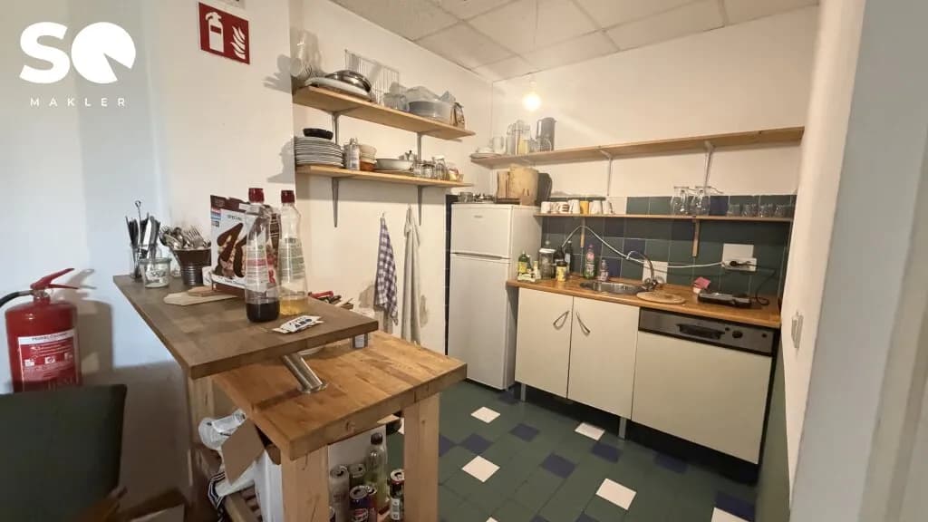 8-Zimmer-Gewerbeimmobilie mieten in Wien – 390 m², € 3.000 – Bild 3 von 19