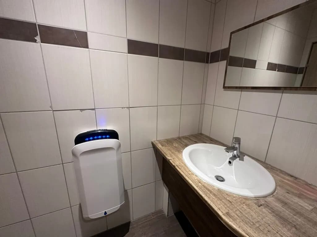 Gewerbeimmobilie mieten in Innsbruck-Land – 155 m², € 3.054 – Bild 17 von 22