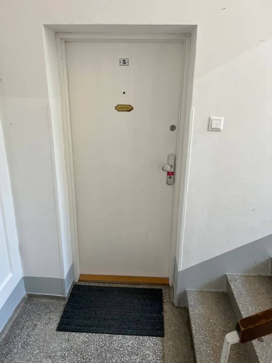 2-Zimmer-Wohnung mieten in Baden – 59 m², € 690 – Bild 1 von 12