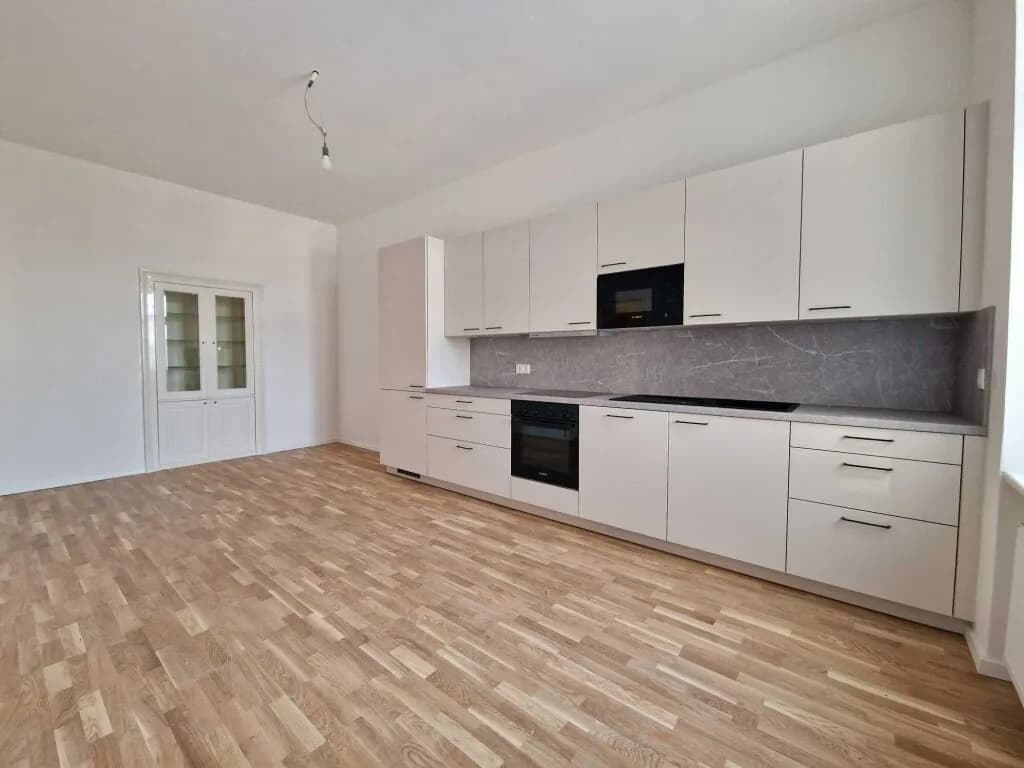 Gewerbeimmobilie mieten in Wien – 112 m², € 2.390