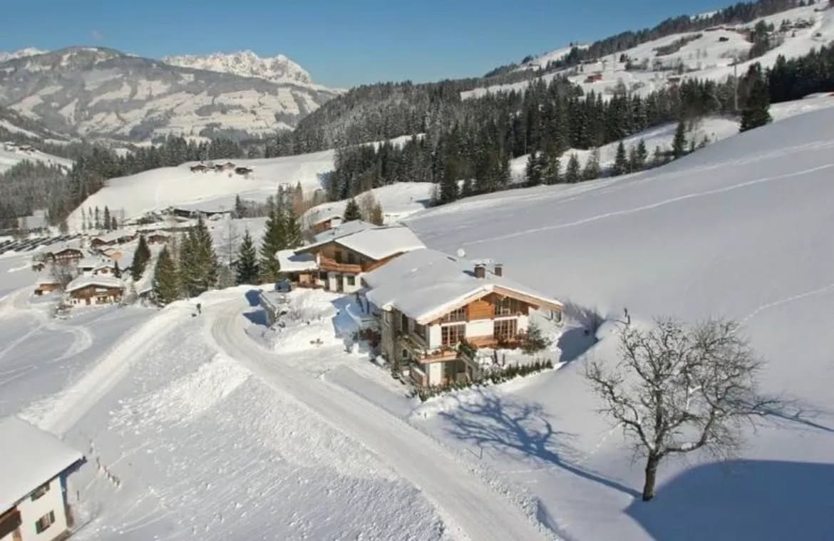 4-Zimmer-Haus mieten in Kitzbühel – 176 m², € 2.800 – Bild 1 von 32