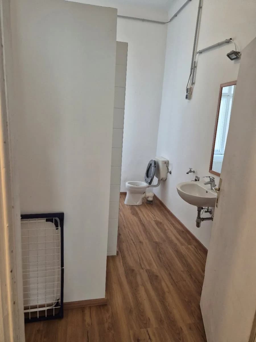 7-Zimmer-Wohnung mieten in Wien – 210 m², € 800 – Bild 5 von 24