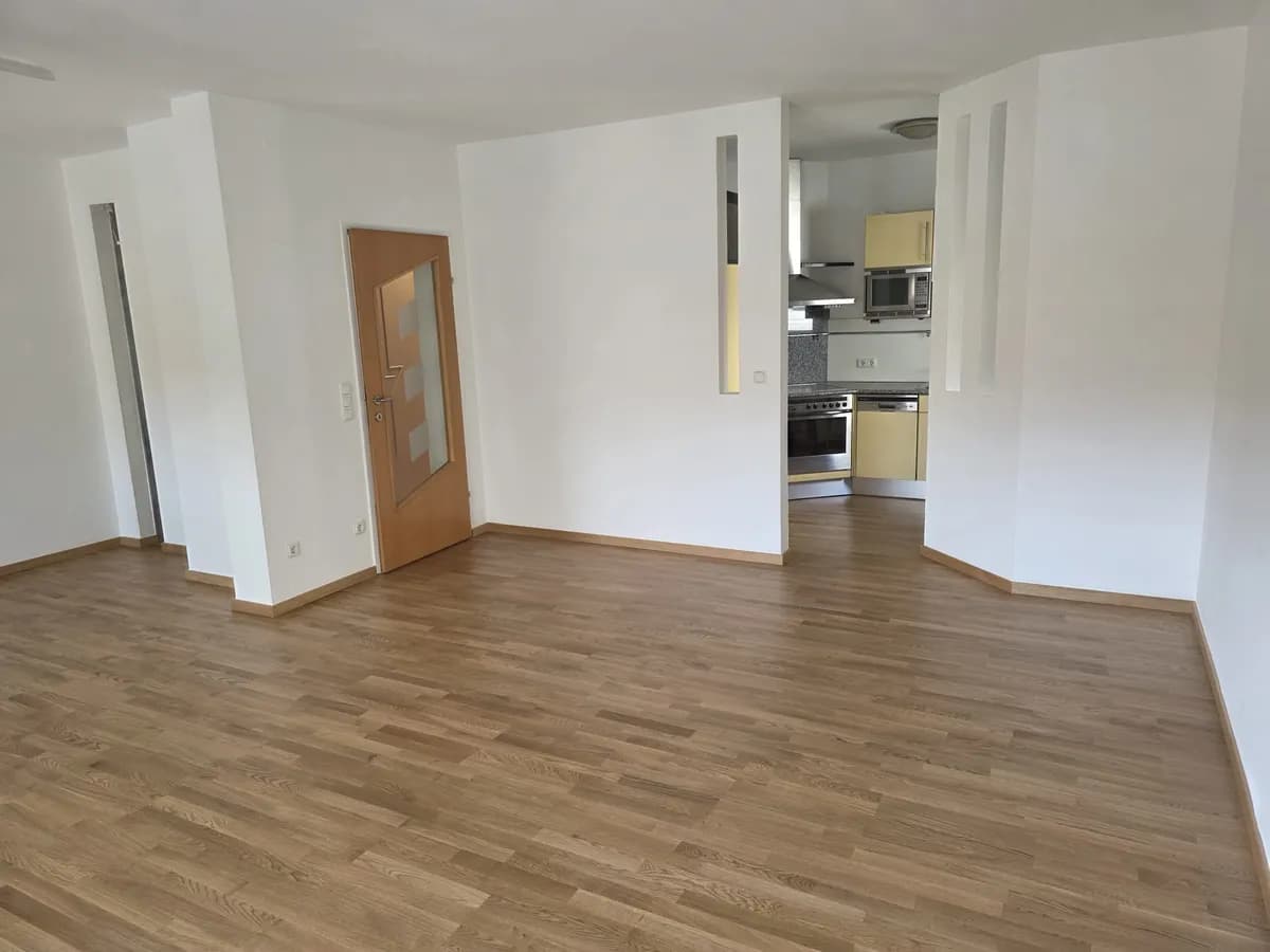 2-Zimmer-Wohnung mieten in Wels – 80 m², € 1.150 – Bild 1 von 11