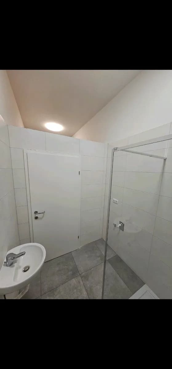 2-Zimmer-Wohnung mieten in Wels – 46 m², € 690 – Bild 7 von 8