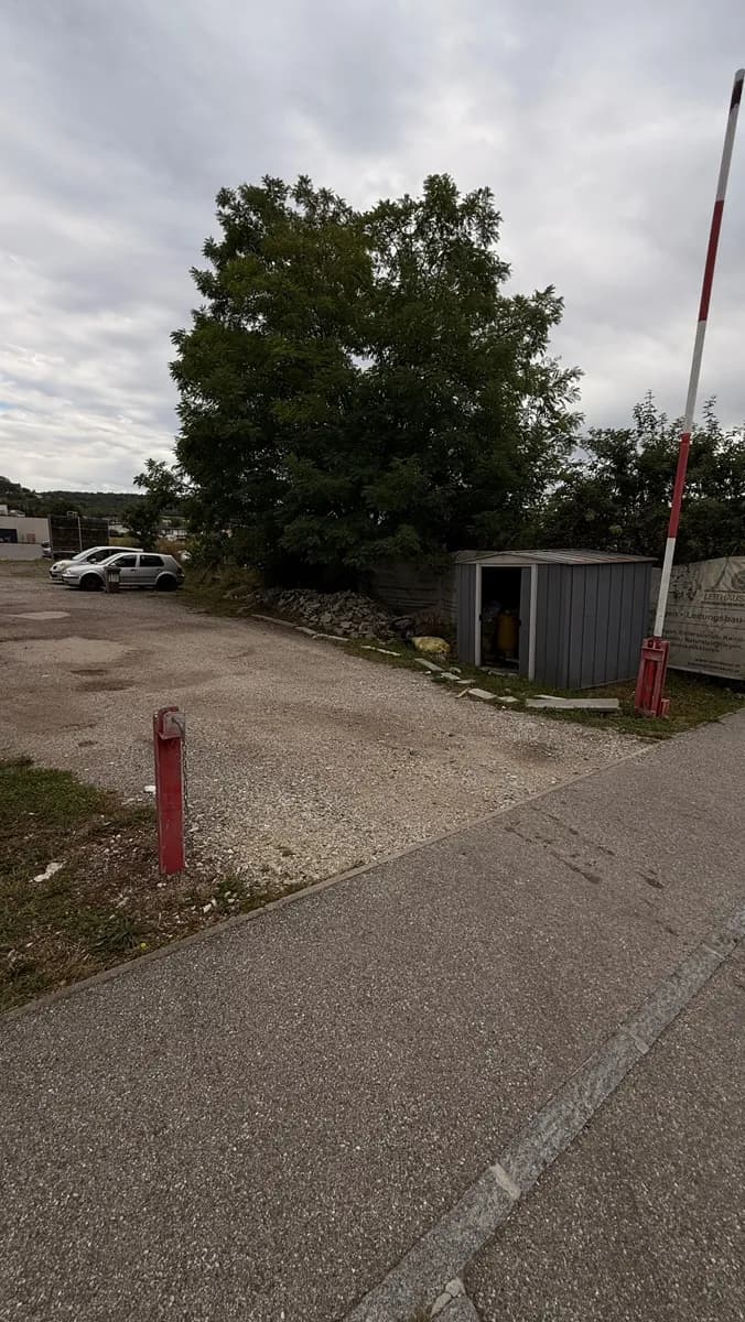 Immobilie mieten in Krems Land – 1 500 m², € 2.000 – Bild 3 von 6