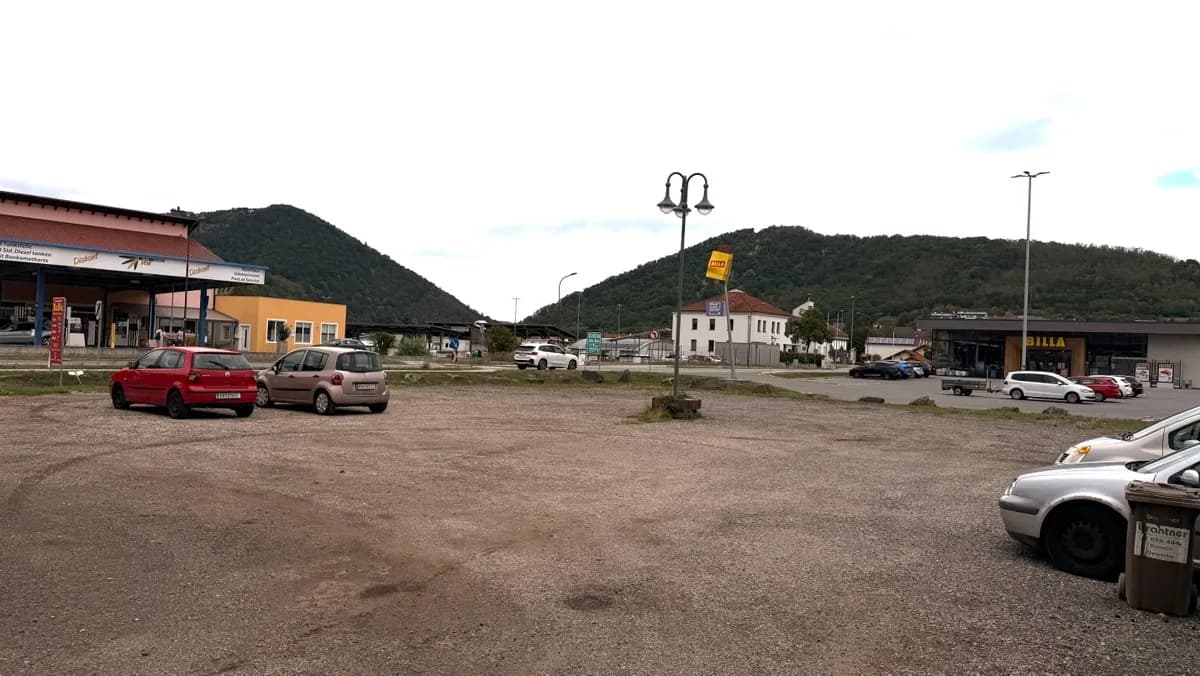 Immobilie mieten in Krems Land – 1 500 m², € 2.000 – Bild 5 von 6