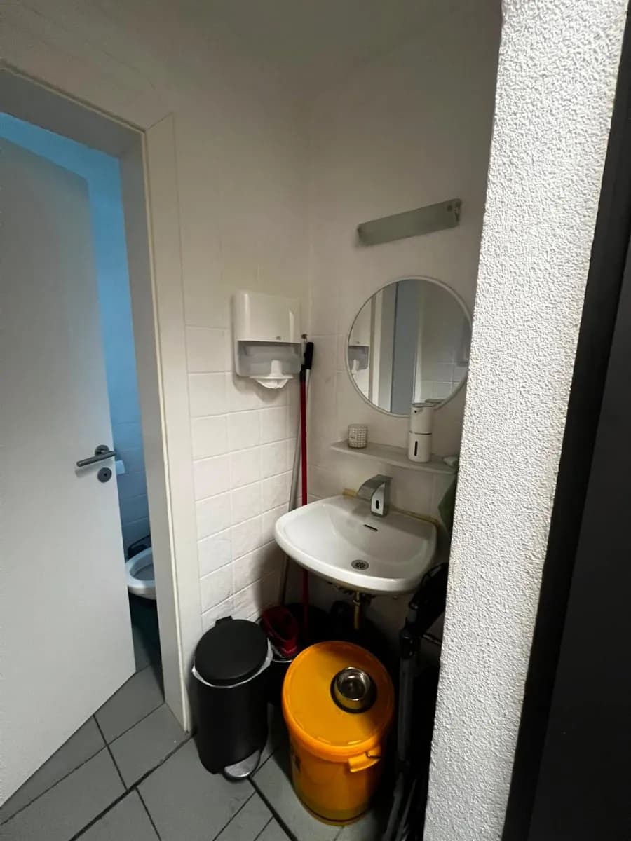1-Zimmer-Gewerbeimmobilie mieten in Imst – 60 m², € 1.800 – Bild 12 von 18