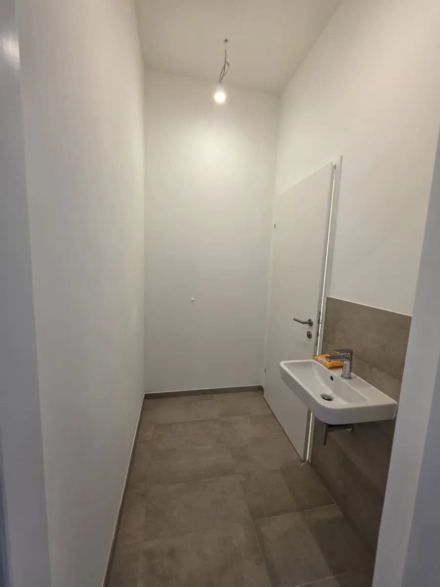 1-Zimmer-Gewerbeimmobilie mieten in Wien – 50 m², € 1.825 – Bild 14 von 28