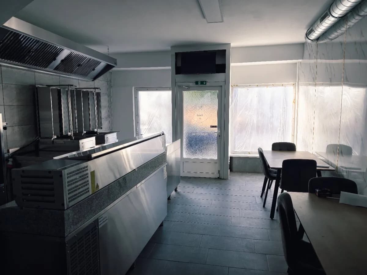 2-Zimmer-Gewerbeimmobilie mieten in Neunkirchen – 45 m², € 950 – Bild 3 von 16