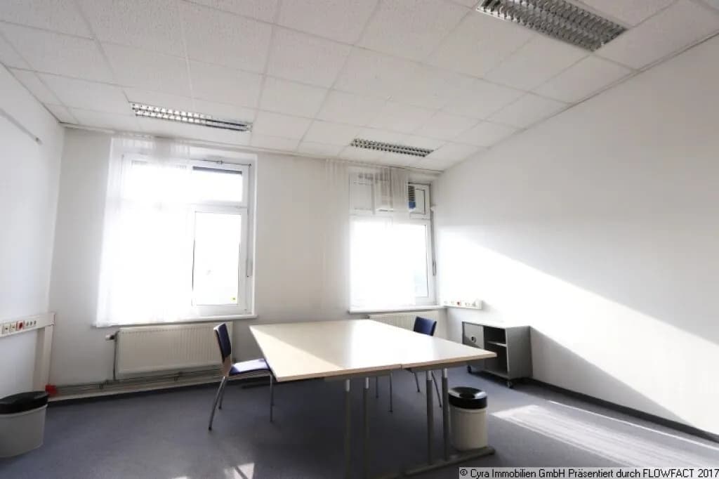 Gewerbeimmobilie mieten in Linz – 2 000 m², € 28.050 – Bild 3 von 17