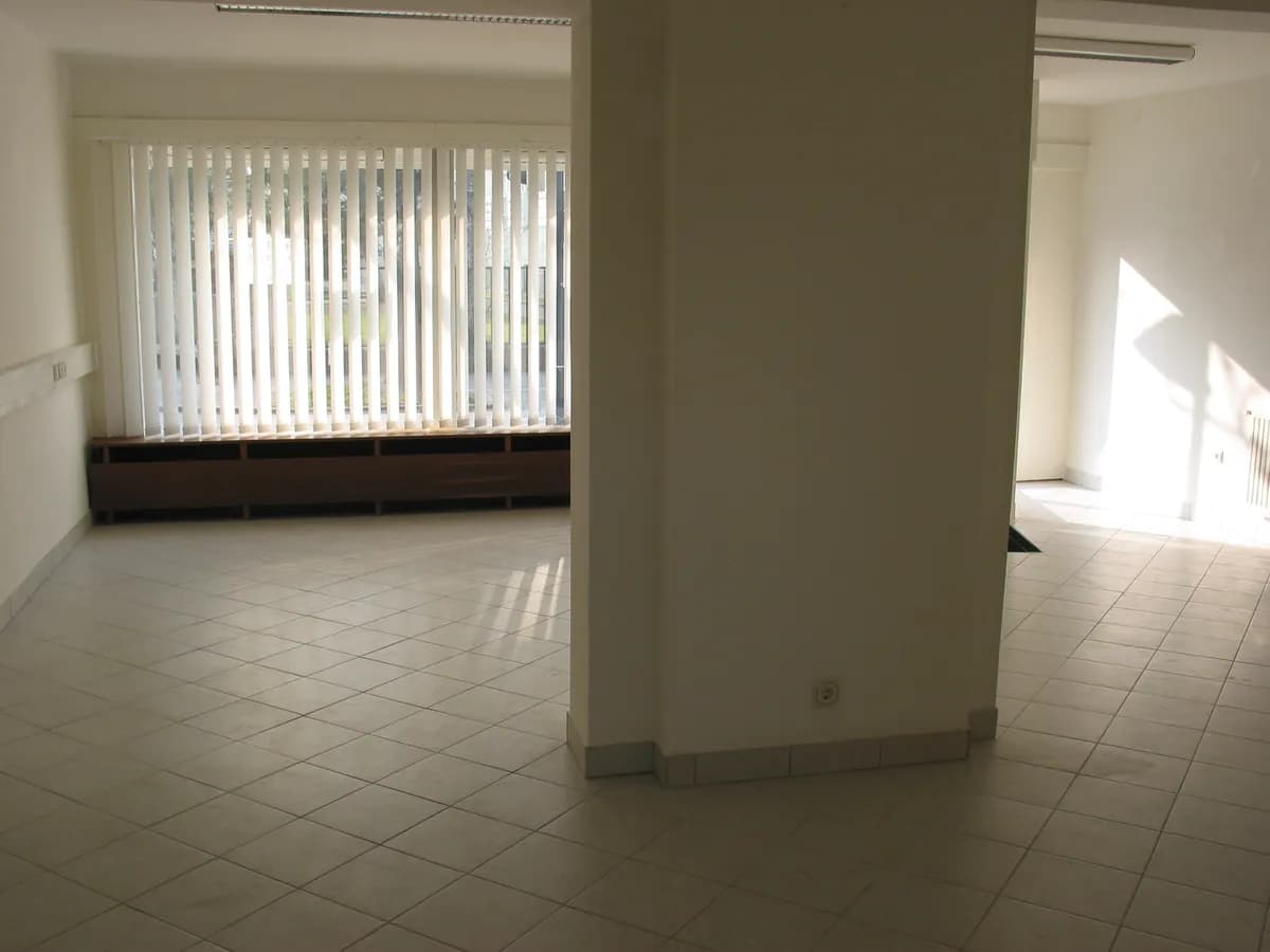 2-Zimmer-Gewerbeimmobilie mieten in Wels – 60 m², € 530 – Bild 3 von 11