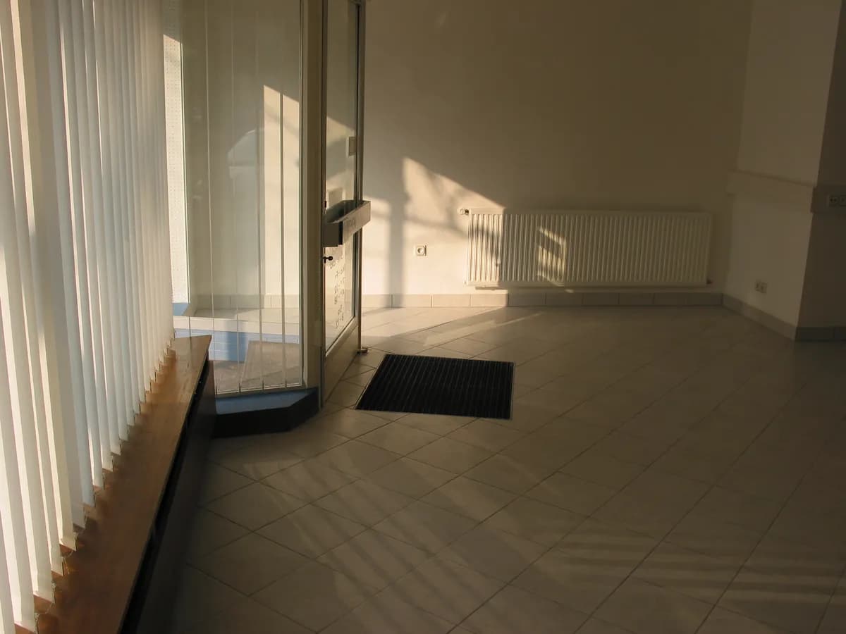 2-Zimmer-Gewerbeimmobilie mieten in Wels – 60 m², € 530 – Bild 6 von 11