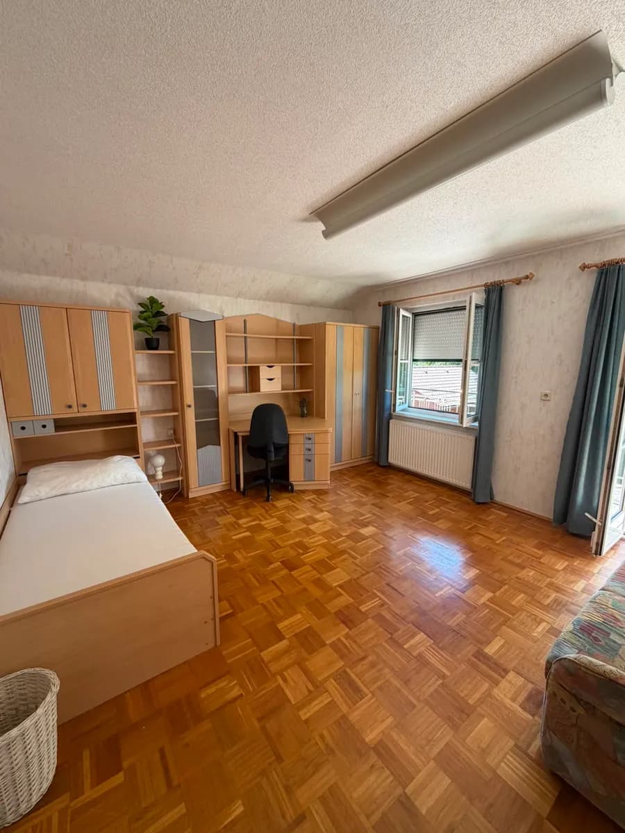 6-Zimmer-Haus mieten in Gmunden – 180 m², € 2.350 – Bild 7 von 18