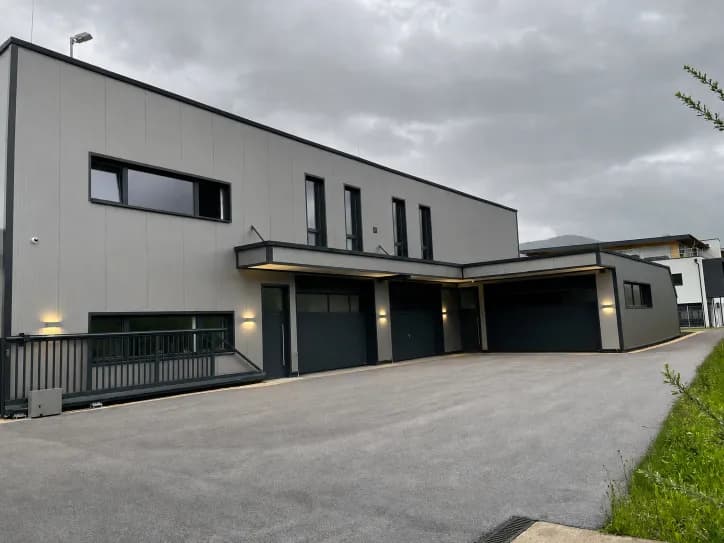 Gewerbeimmobilie mieten in Kitzbühel – 150 m², € 15 – Bild 2 von 2