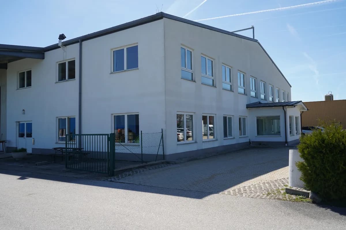 Gewerbeimmobilie mieten in Baden – 100 m², € 5 – Bild 2 von 17