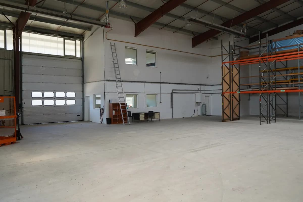 Gewerbeimmobilie mieten in Baden – 100 m², € 5 – Bild 4 von 17