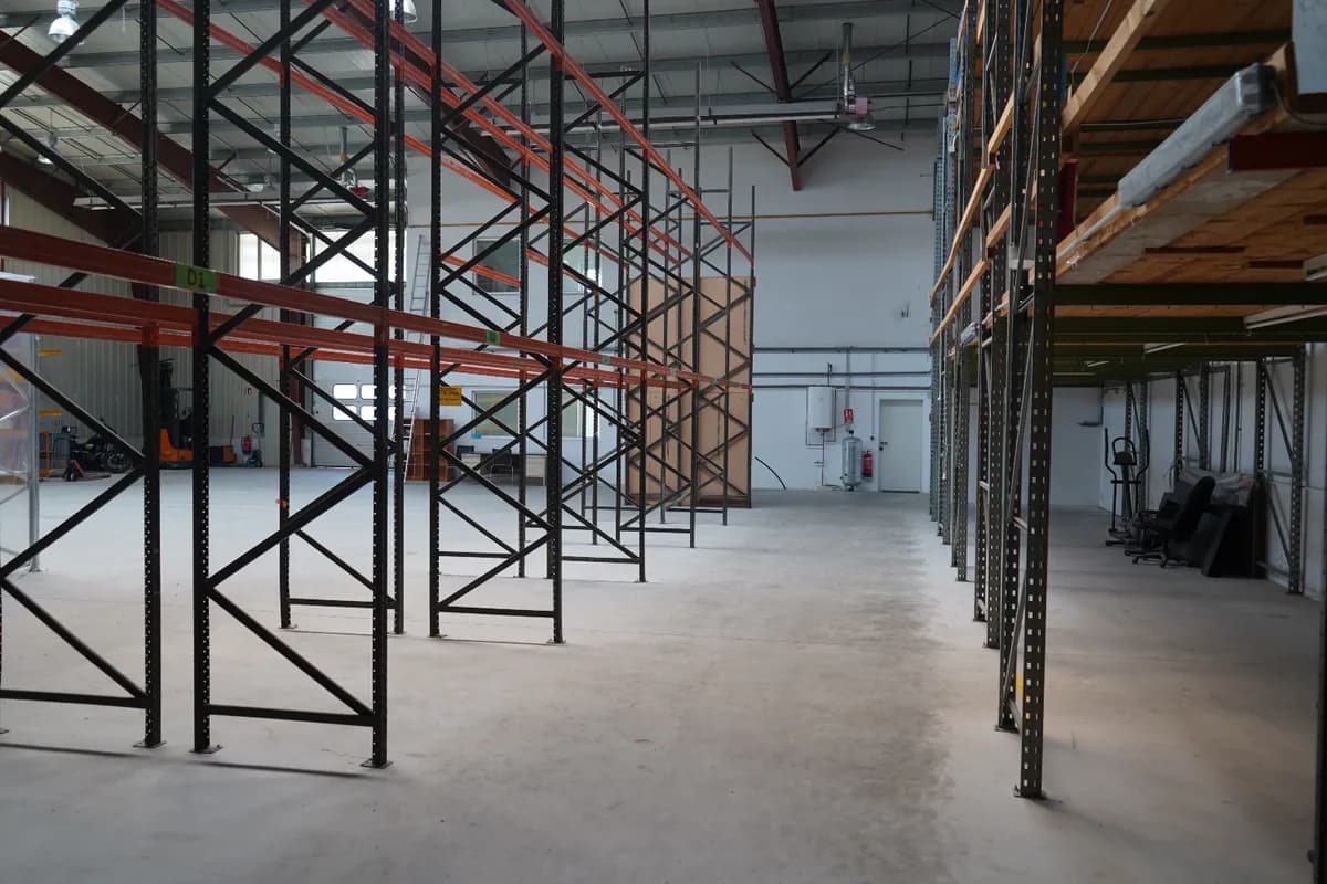 Gewerbeimmobilie mieten in Baden – 100 m², € 5 – Bild 13 von 17