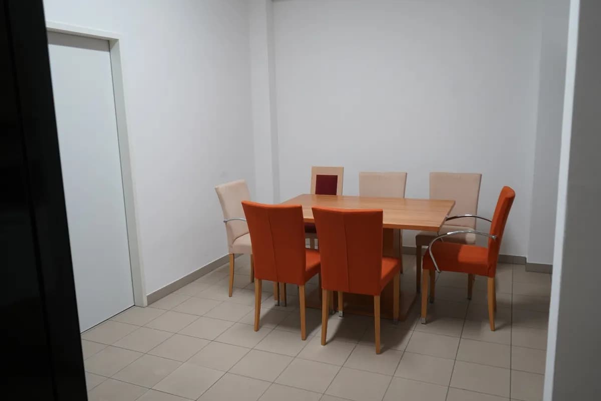 Gewerbeimmobilie mieten in Baden – 100 m², € 5 – Bild 17 von 17