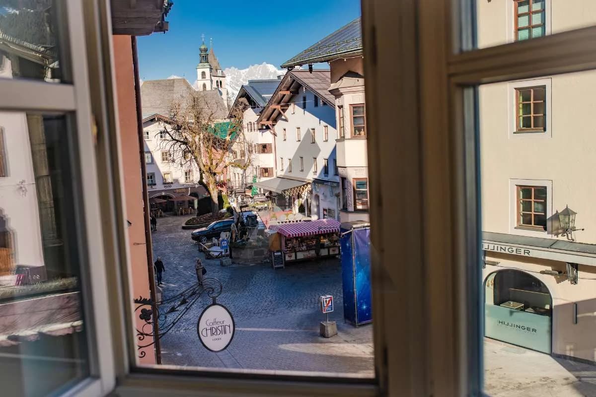 8-Zimmer-Haus kaufen in Kitzbühel – 408 m², € 4.300.000 – Bild 3 von 12