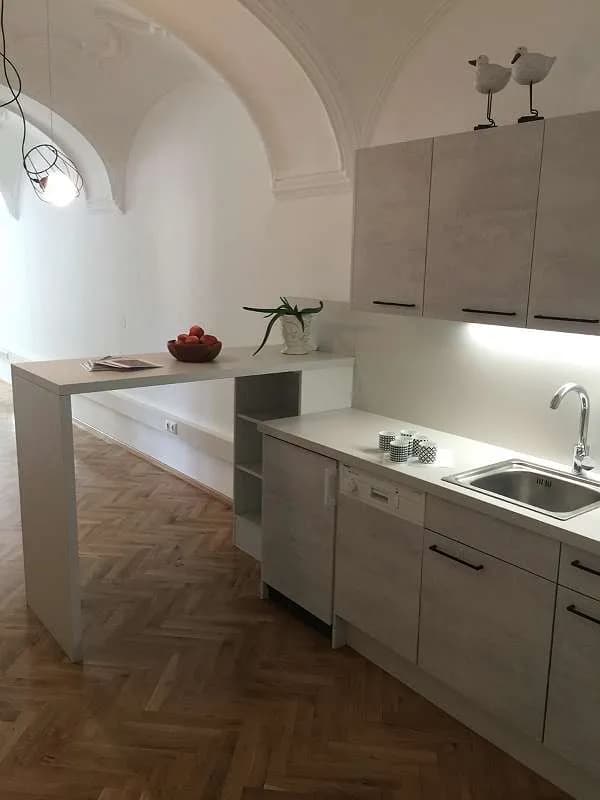 5-Zimmer-Gewerbeimmobilie mieten in Rohrbach – 270 m², € 3.872 – Bild 8 von 31
